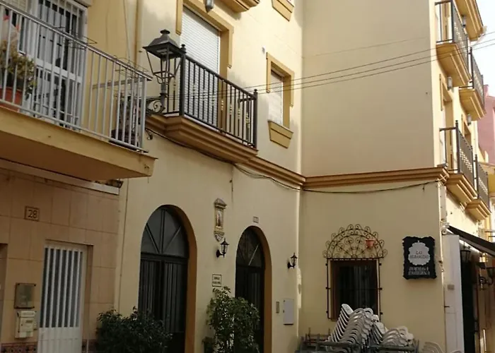 Edificio María Piña La Carihuela Calle Perros *