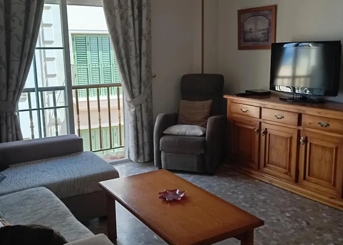 Edificio María Piña La Carihuela Calle Perros *