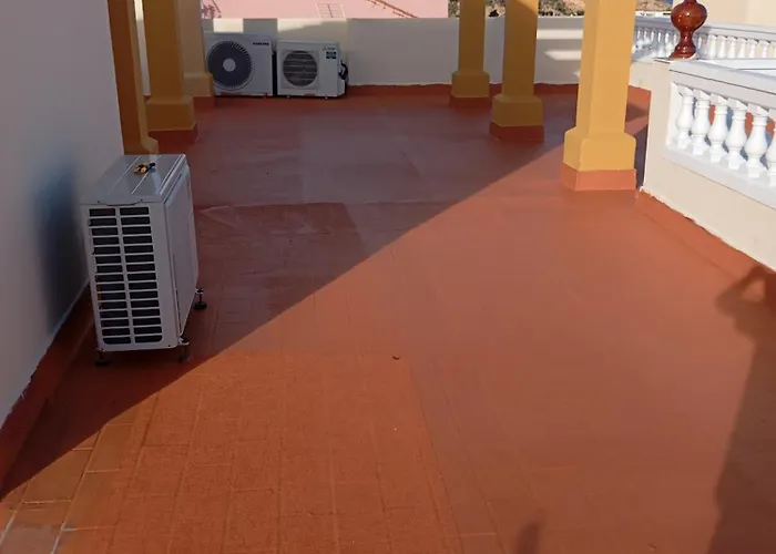 Edificio María Piña La Carihuela Calle Perros