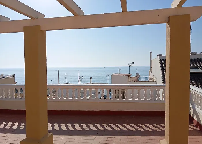 Apartamento Edificio María Piña La Carihuela Calle Perros *