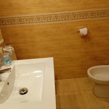 Apartamento Edificio María Piña La Carihuela Calle Perros Torremolinos