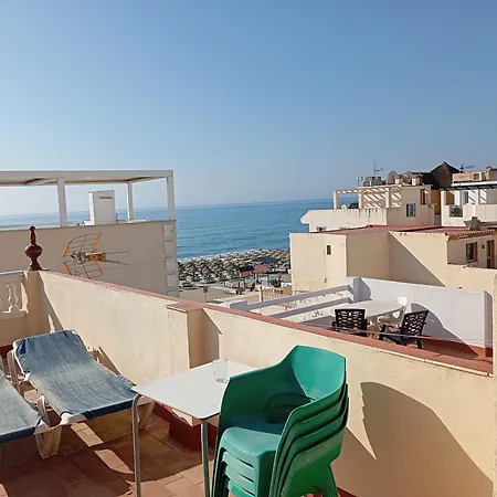 Edificio Maria Pina La Carihuela Calle Perros