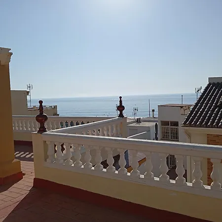 Edificio María Piña La Carihuela Calle Perros *