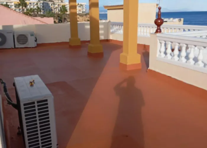 Edificio Maria Pina La Carihuela Calle Perros * Torremolinos