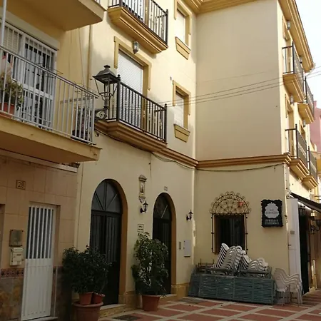 Edificio María Piña La Carihuela Calle Perros *