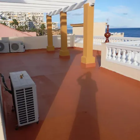Edificio Maria Pina La Carihuela Calle Perros * トレモリノス